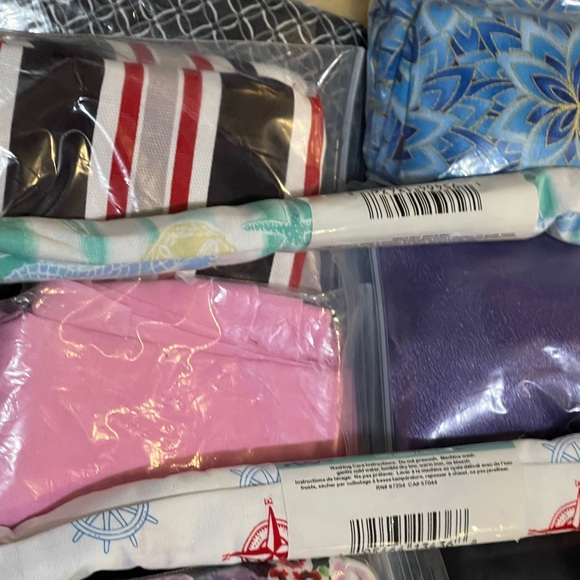 Bundle of Fabric Scraps - Picture 6 of 6